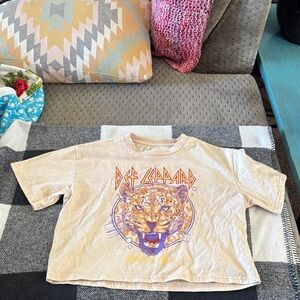 Def Leppard Beige Graphic Crop Top